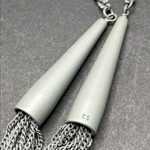 Kendra Scott Matte Gray Pharrah Lariat Necklace - Picture 2 of 5